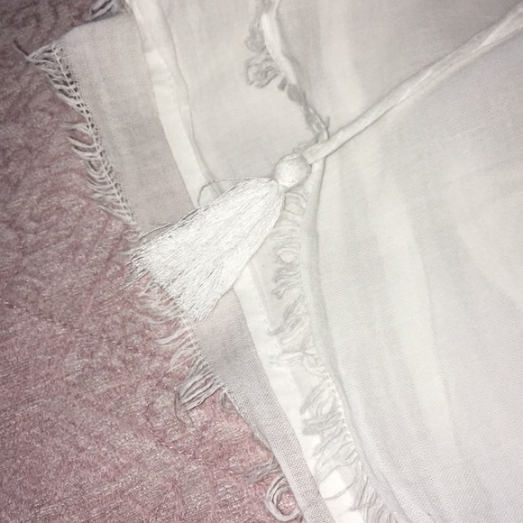 aerie l White tassel shorts S - Picture 2 of 2